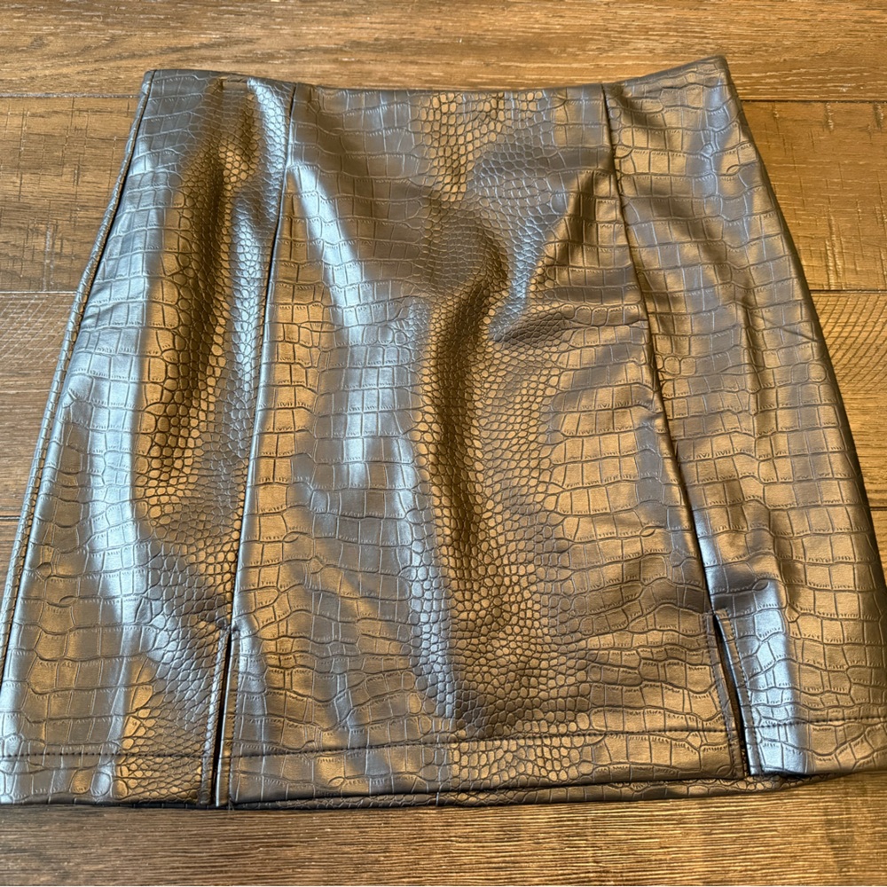 Miami Gray Croc-Embossed Skirt